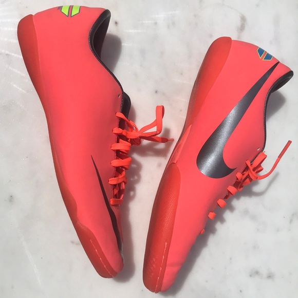 Nike Mercurial Victory Indoor Soccer Shoes - Picture 5 of 8